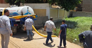 محافظ سوهاج يحتوى أزمة ترعة طرخان ويوجه بشفط المياه وحصر الأضرار