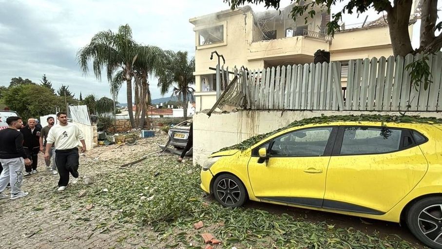 إعلام عبري: دمار كبير نتيجة قصف حزب الله كريات شمونة