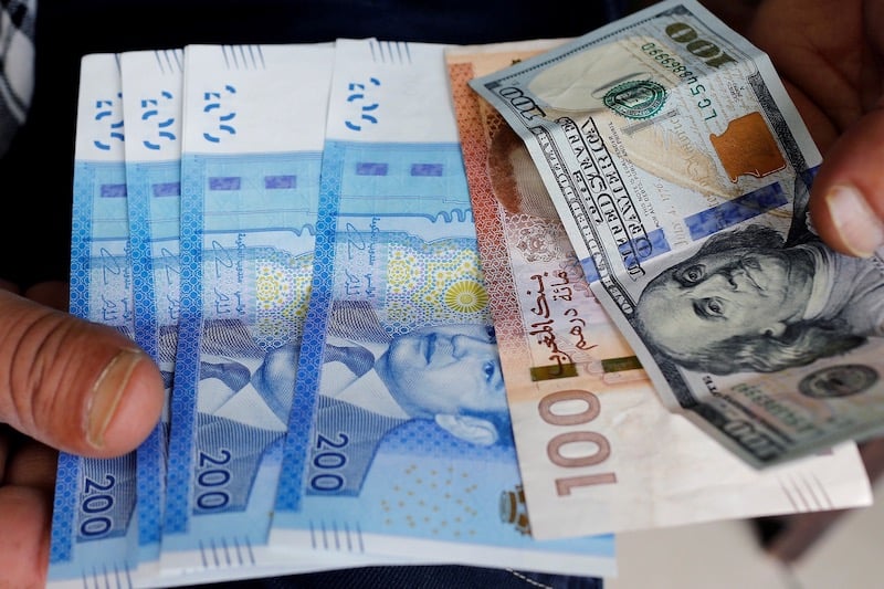 سعر الدرهم يرتفع أمام الدولار والأورو