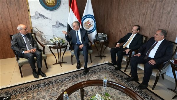 وزير البترول يبحث مع توتال إنرجيز جهود التوسع في استكشاف الغاز بمصر