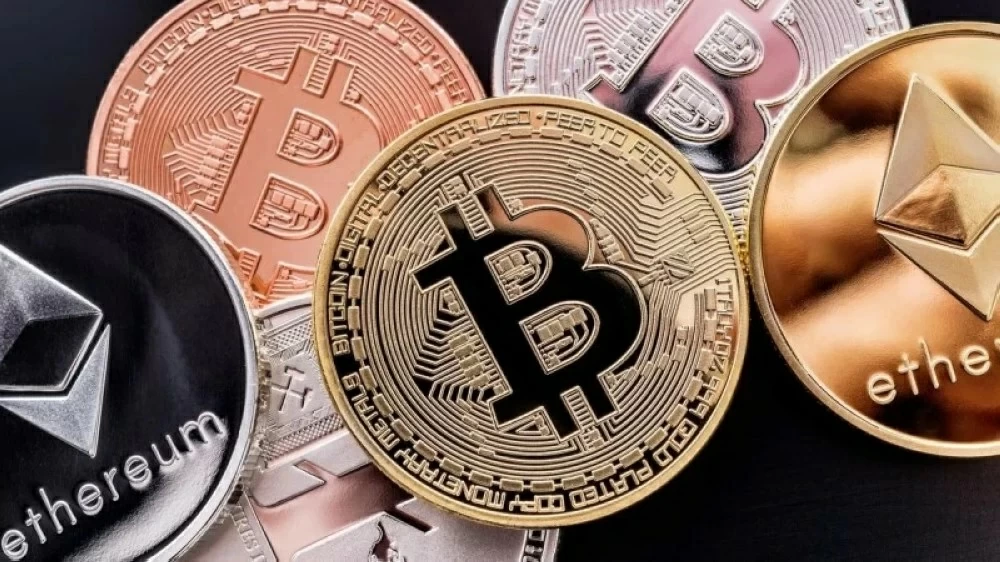 ارتفاع العملات المشفرة والبيتكوين تقترب من مستوى 81 ألف دولار
