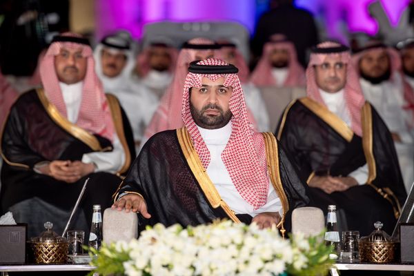 أمير جازان يرعى حفلَ تخريج الدفعة الـ(21) من طلبة جامعة جازان