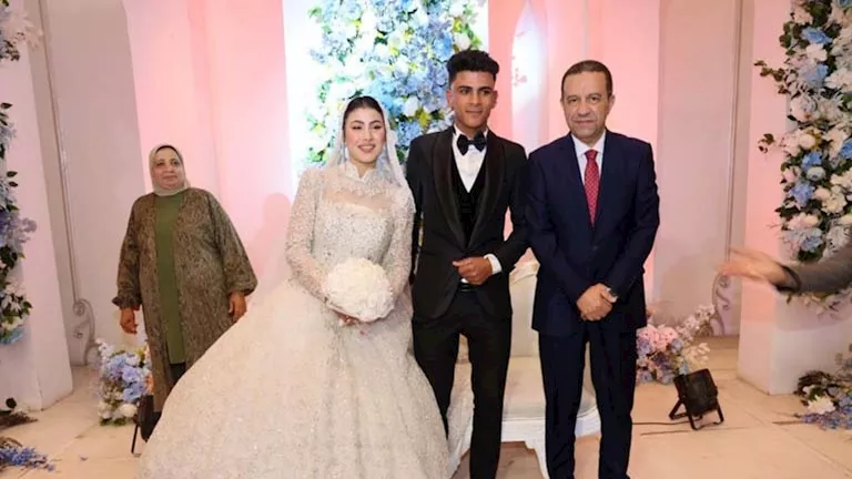 محافظ المنوفية يحضر زفاف عروسين أيتام بشبين الكوم ويقدم دعمًا ماليًا (