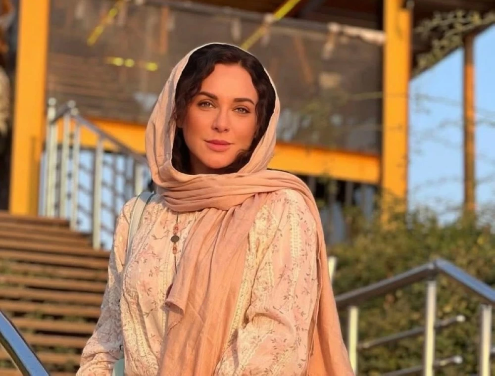 سلاف فواخرجي ترد على جدل ظهورها بالحجاب