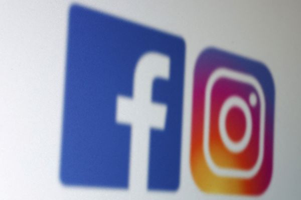 عطل مفاجئ يضرب «فيسبوك» و«إنستغرام» على مستوى العالم