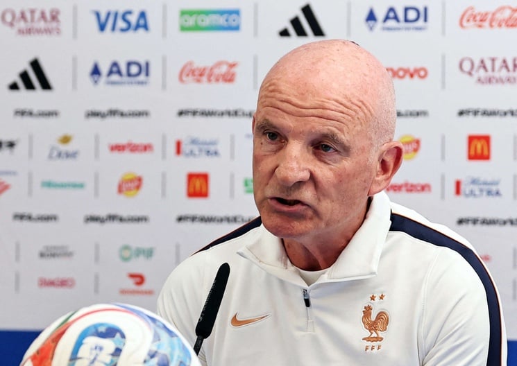 مساعد ديشان: الفوز بصدارة المجموعة التاسعة مطلب المنتخب الفرنسي