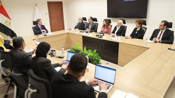 نائب وزير الصحة يستعرض ضوابط صرف الأجهزة التعويضية