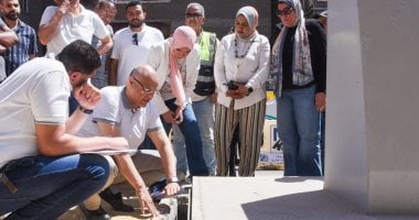 محافظ الإسكندرية يطلق أول تجربة لصناديق القمامة المدفونة تحت الأرض بشارع 45 بحي المنتزه ثان