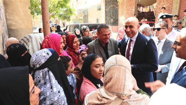 «عبداللطيف» يتفقد مدارس المرج لمتابعة خطة هيئة الأبنية لإنهاء الفترات المسائية بالابتدائية