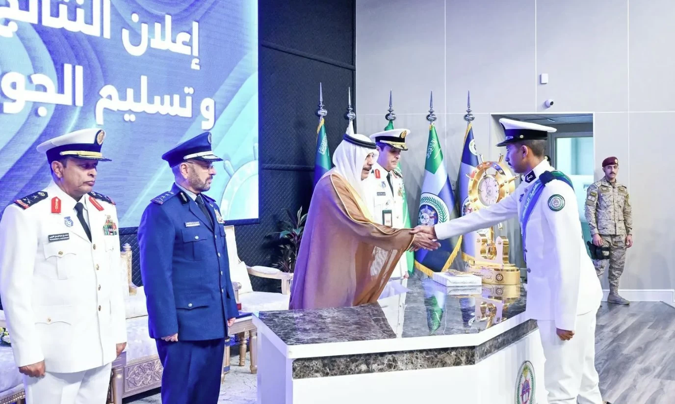 نائب وزير الدفاع يرعى حفل تخريج الدفعة الـ39 من طلبة كلية الملك فهد البحرية