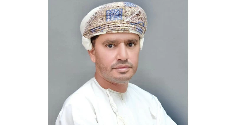 ألسُن وحكايات : إلى الصديق محمد عيد العريمي