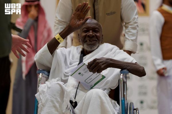 اكتمال وصول 1000 حاج وحاجة من أسر وذوي شهداء عاصفة الحزم وإعادة الأمل من السودان