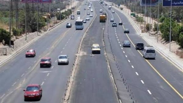 انتظام حركة المرور بالقاهرة والجيزة.. كثافات متحركة ببعض محاور الدائري والبحر الأعظم
