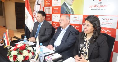 حزب المصريين الأحرار يطرح مشروع «حماية حقوق الأبناء» للحوار المجتمعى.. ويكشف فى مؤتمر صحفى التفاصيل: سجل أسرى ونظام نقاط واستبدال الرؤية بـ«المعايشة» ولجنة لحسم النزاعات.. وعصام خليل