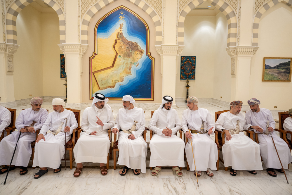 الممثل الشخصي لأمير قطر ينقل تعازي سمو الشيخ تميم في وفاة سمو السيد فهد