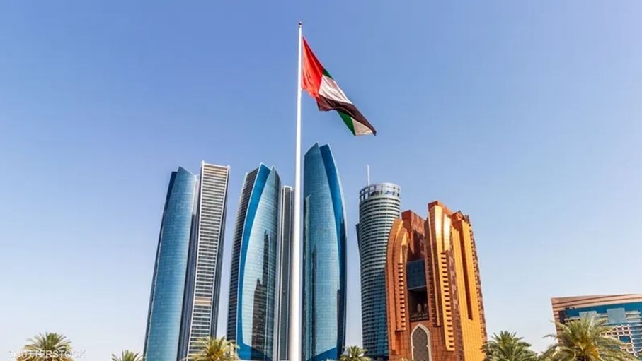مقتل شخص إثر سقوط صاروخ على مركبة بأبوظبي