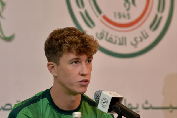 الاتفاق يجدد عقد جاك هيندري لمدة موسمين