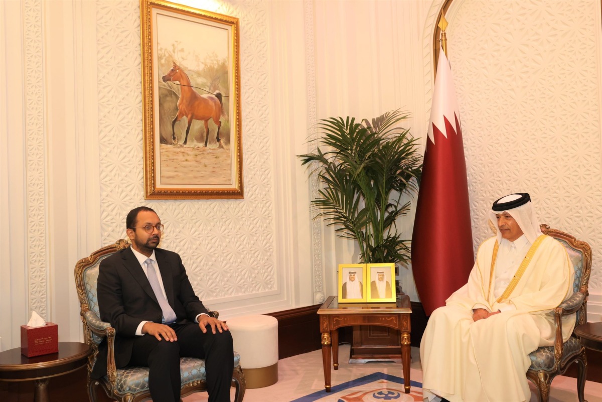 ‫ رئيس مجلس الشورى يجتمع مع سفير المملكة المتحدة لدى الدولة