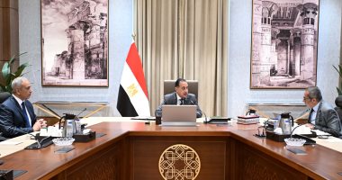 رئيس الوزراء يتابع الموقف التنفيذى لتشغيل عدة مشروعات بالعاصمة الجديدة