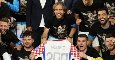 كرواتيا تحتفل بمودريتش بعد وصوله إلى المباراة الدولية رقم 200