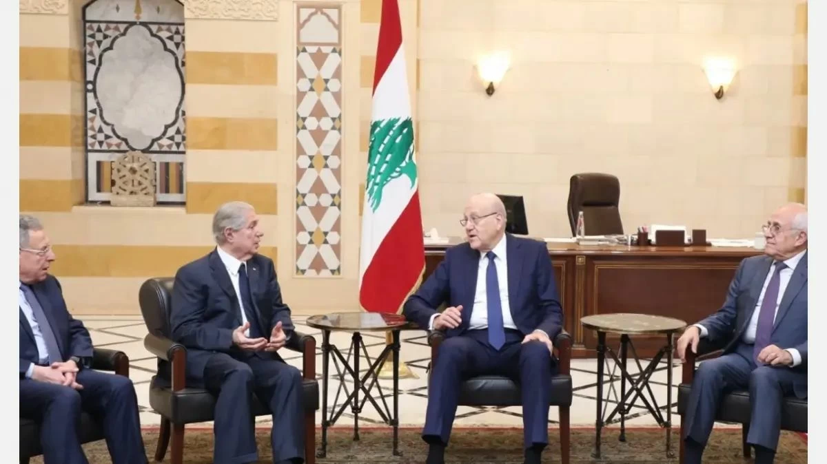 رؤساء سابقون يحذرون من خطر توريط لبنان في الحرب