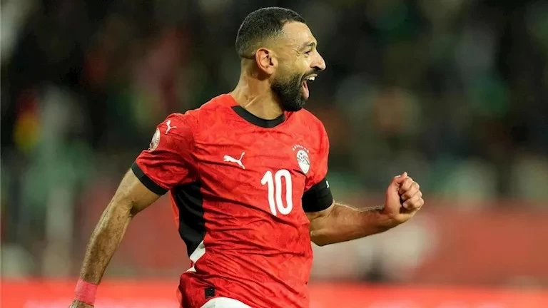 ميركاتو الهلال.. هل يغادر بنزيما وينضم صلاح؟