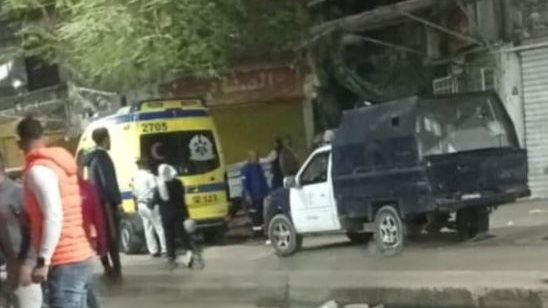 رائحة كريهة تكشف عن مقتل سيدة وابنتها بالمنيب.. وأصابع الاتهام تشير للزوج