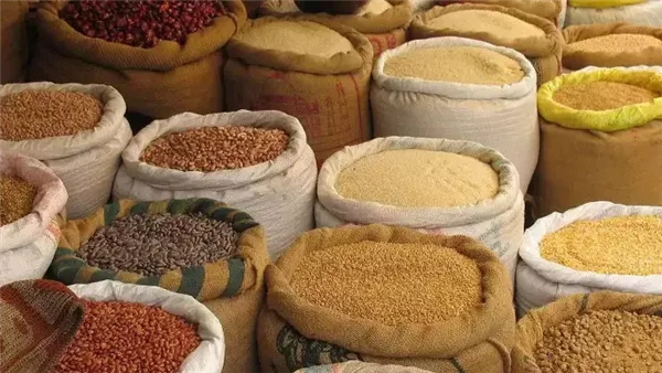 "منتجي الدواجن": أزمة الأعلاف خرجت عن السيطرة ونطالب بتدخل حكومي عاجل