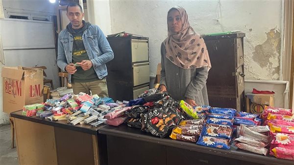 تموين الإسكندرية تضبط سلعا غذائية منتهية الصلاحية وسجائر مجهولة المصدر
