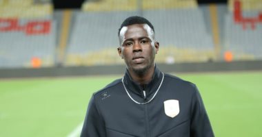 بابا كار نداى يحصل على جائزة أفضل لاعب فى مباراة فاركو والمحلة