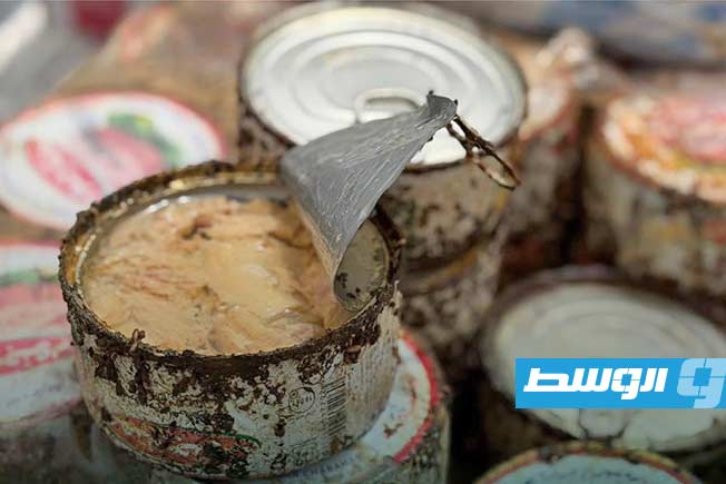 ضبط شحنة تونة موردة من إيران في ميناء الخمس (صور)