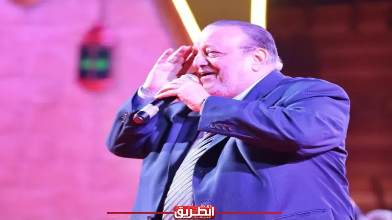 ”الكحلاوي” يصدح بالمديح النبوي فى الليلة السابعة لـ ”هل هلالك 10”