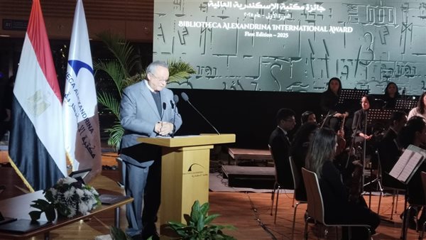 د. أحمد زايد: مكتبة الإسكندرية نافذة العالم نحو حضارة باقية