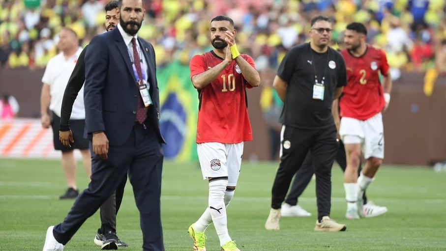 رد فعل نجوم منتخب البرازيل لحظة نزول محمد صلاح أرض الملعب (فيديو)