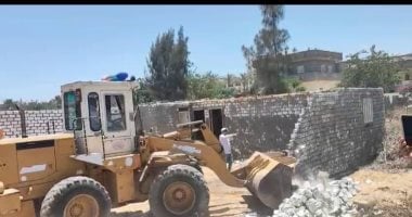 إزالة 26 حالة تعد على الأراضى المملوكة للدولة بالبحيرة