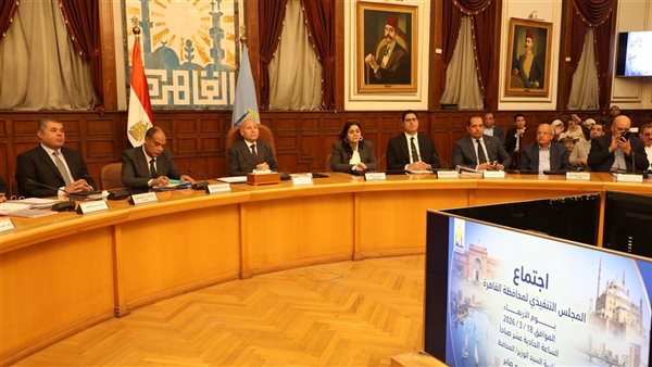محافظ القاهرة يعلن الخطوط الساخنة الخاصة باستقبال الشكاوى خلال العيد