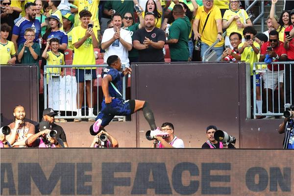 شاهد هدف البرازيل الثاني في شباك منتخب مصر