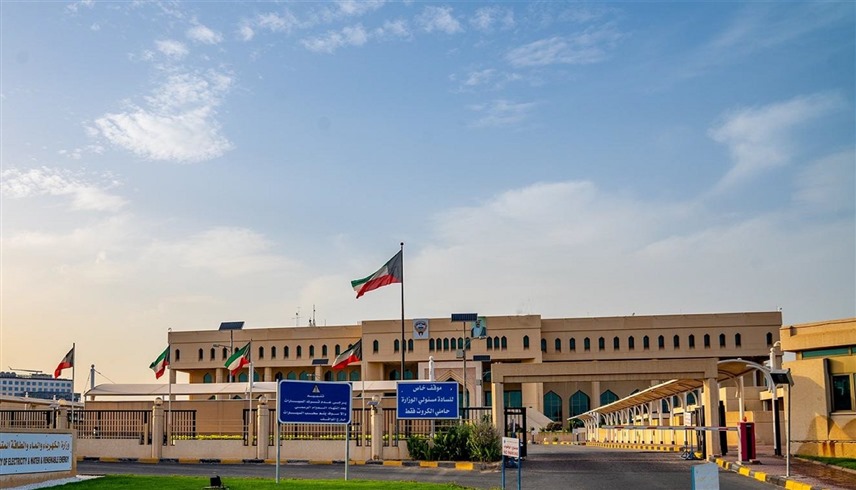 الكويت: هجوم إيراني يستهدف محطة لتحلية المياه