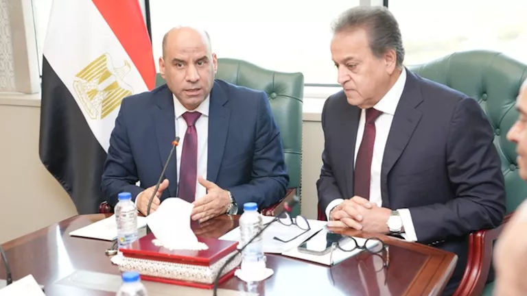وزيرا الصحة والعمل يشهدان توقيع تعاون لتكامل الخدمات الصحية ورفع كفاءة