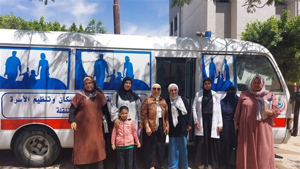 الكشف على 342 منتفعة خلال قافلة الصحة الإنجابية بفايد في الإسماعيلية (صور)