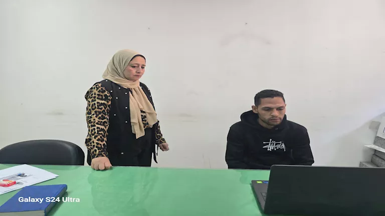 "العمل" تُجري مقابلات للمتقدمين على وظائف بالأردن (صور)