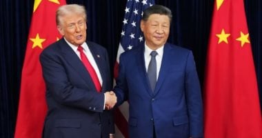 العالم هذا الصباح.. ستارمر يؤكد استمراره في منصبه رغم الضغوط والمطالبات برحيله.. ترامب يشدد على أن التجارة ستكون محور حديثه مع رئيس الصين.. المطرقة الثقيلة..أمريكا تدرس اسماً جديداً للحرب المحتملة ضد