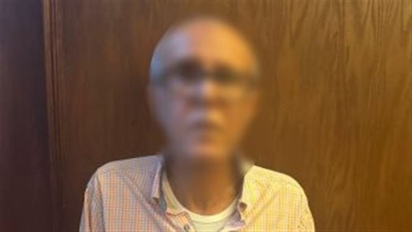 ضبط سائق بأحد تطبيقات النقل الذكي لاتهامه بملاحقة سيدة وابنتها والتعدي عليهما بالقاهرة