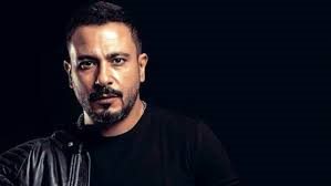 محمد نجاتى يكشف سر وصفه نفسه بالابن الشرعى لـ أحمد زكي