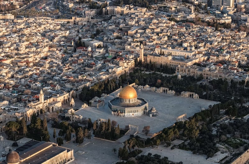 إسرائيل تواصل إغلاق المسجد الأقصى لليوم الـ17
