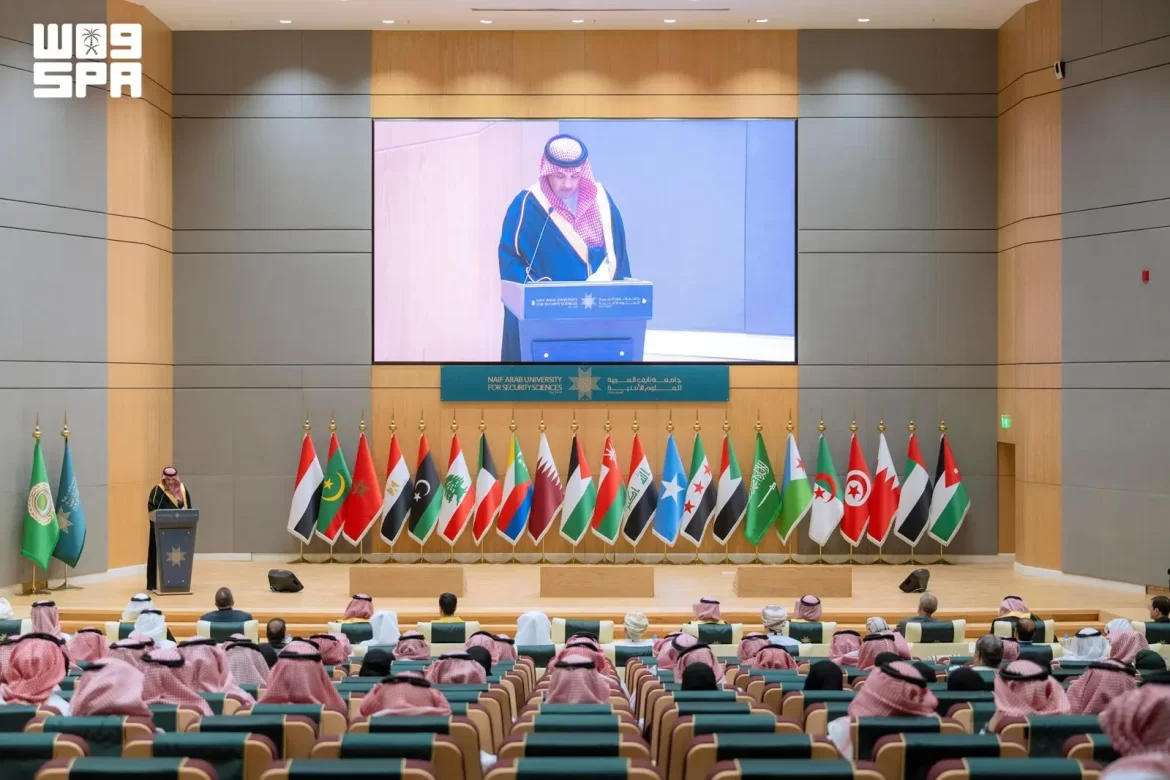 بالشراكة مع وزارة الداخلية جامعة نايف تنظّم حلقة علمية بعنوان “دور الأمن الإعلامي في تعزيز الأمن المجتمعي”