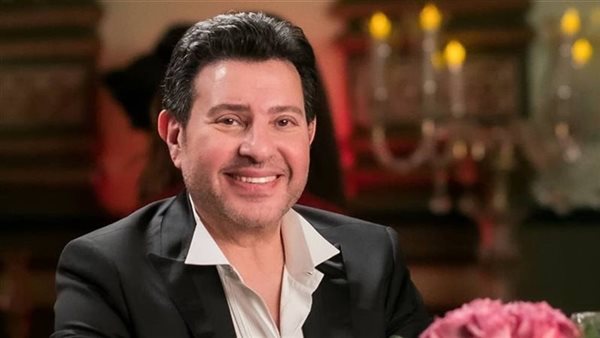 موعد وصول جثمان الفنان هاني شاكر للقاهرة (فيديو)