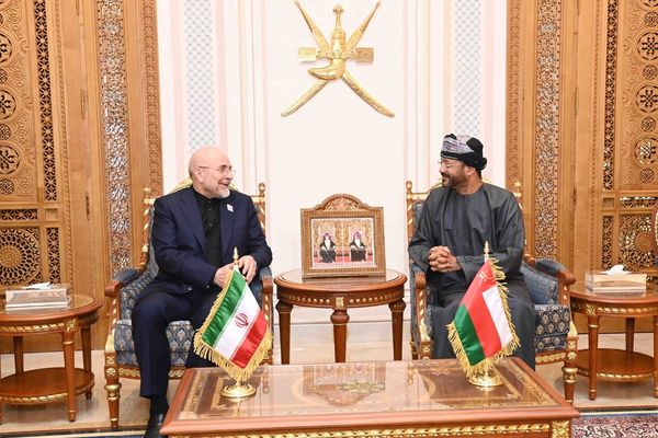 سلطنةُ عُمان والجمهوريّةُ الإسلاميّةُ الإيرانيّةُ تؤكّدان على أهميّة توظيف اللّحظة الدّبلوماسيّة الرّاهنة لدعم السّلام