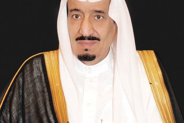 خادم الحرمين يأمر بترقية 107 أعضاء من النيابة العامة