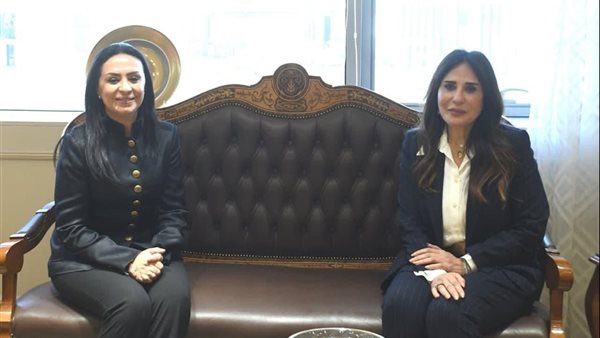 وزيرة التضامن تهنئ وزيرة الإسكان ويبحثان ملفات العمل المشتركة